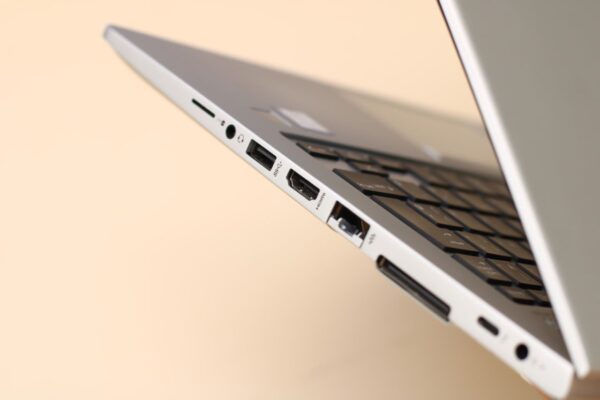 HP 830 G5