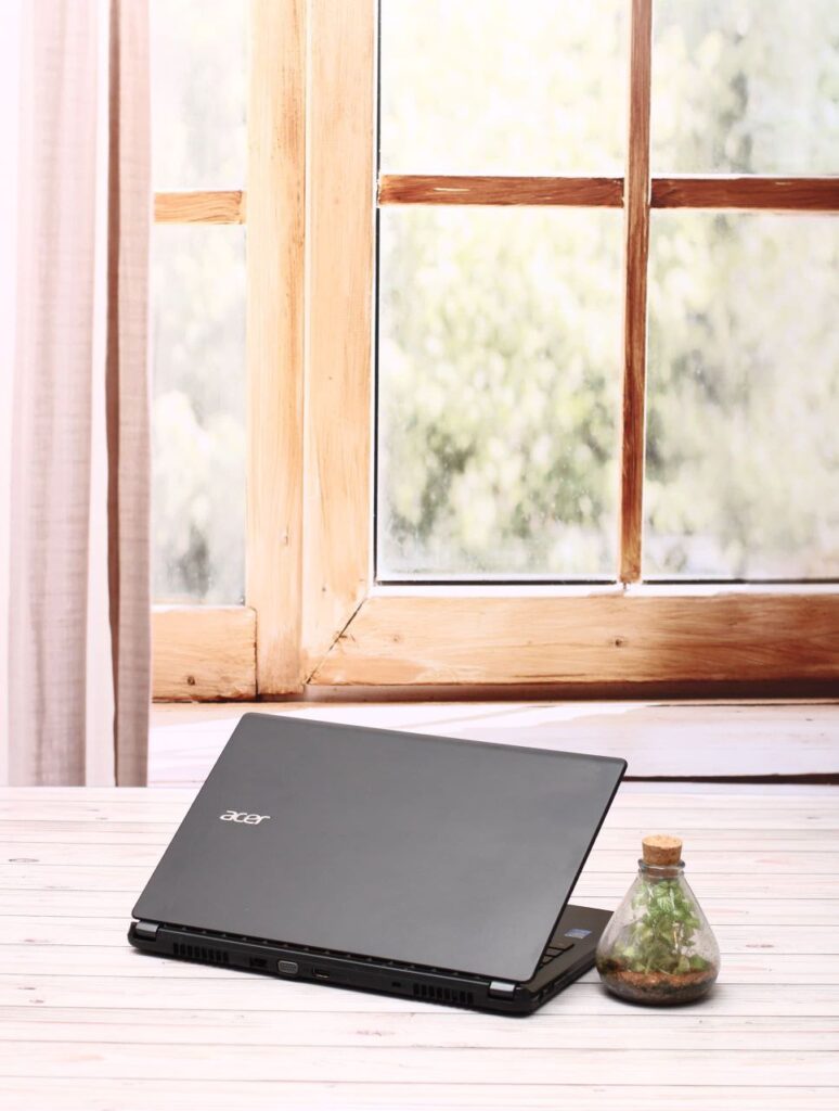 Acer P446